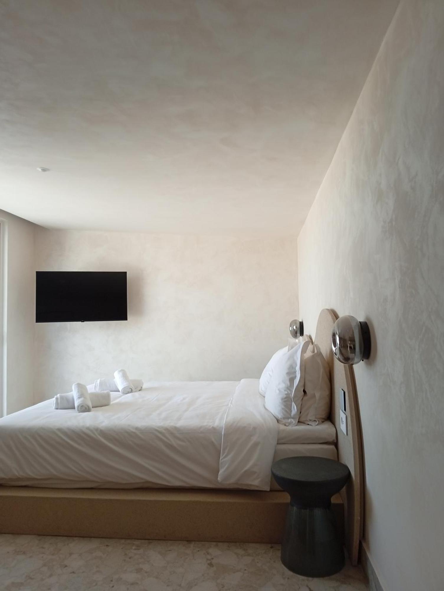 Uzenie All Suites Boutique Resort (Adults Only) Adelianos Kampos Exteriör bild