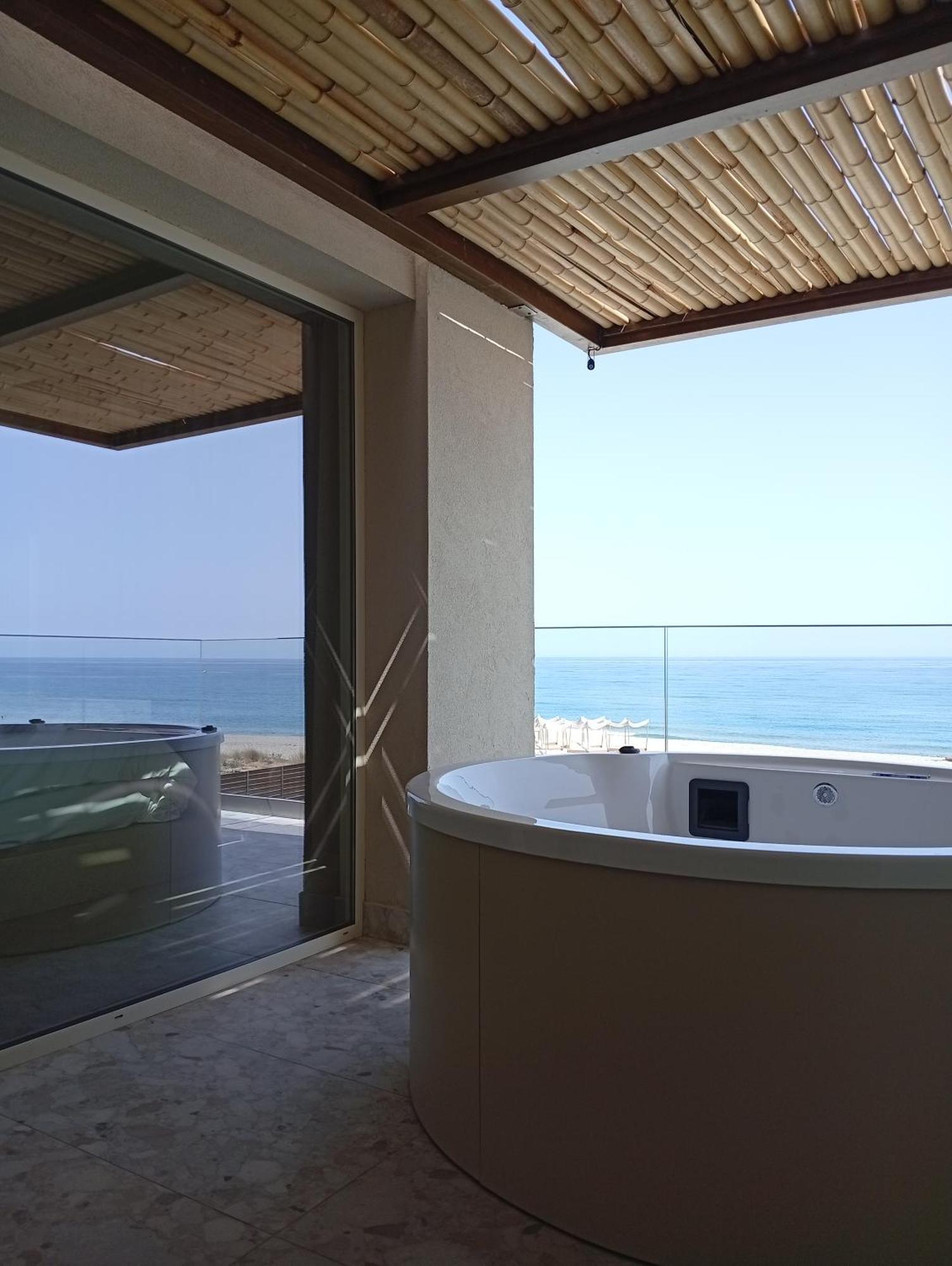 Uzenie All Suites Boutique Resort (Adults Only) Adelianos Kampos Exteriör bild